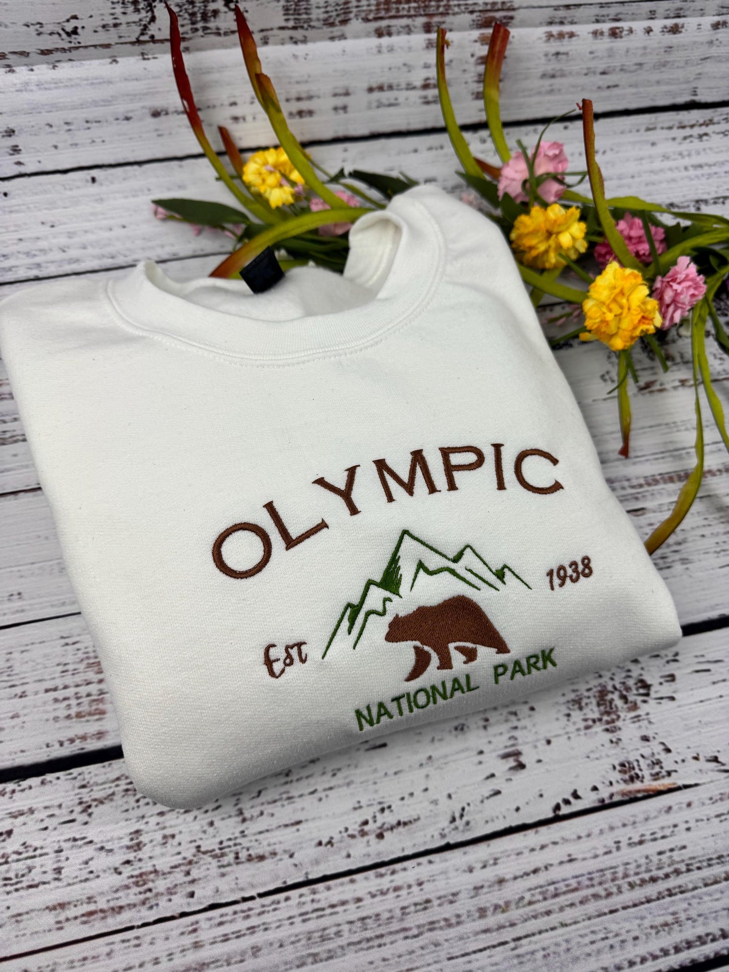 Olympic National Park Embroidered Crewneck-embroidered Crewneck-National Park Sweatshirt Olympic Washington (BEAR)
