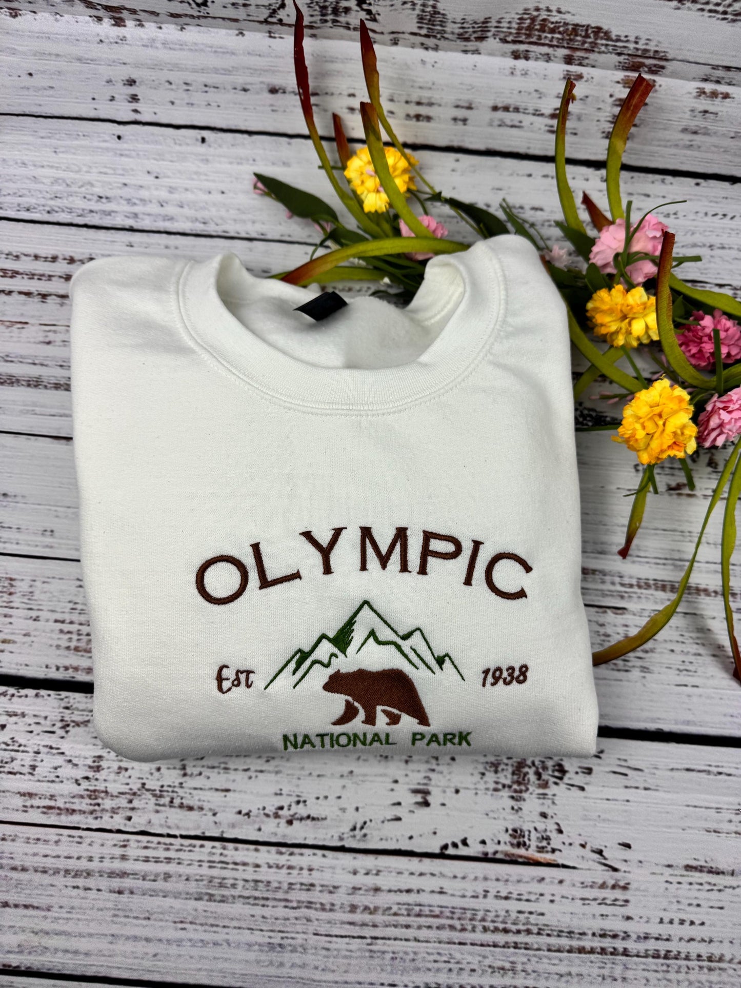Olympic National Park Embroidered Crewneck-embroidered Crewneck-National Park Sweatshirt Olympic Washington (BEAR)
