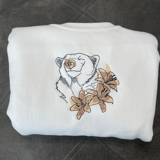 Romantic Bear Embroidered Crewneck- Cute Sweatshirt - Trendy Crewneck