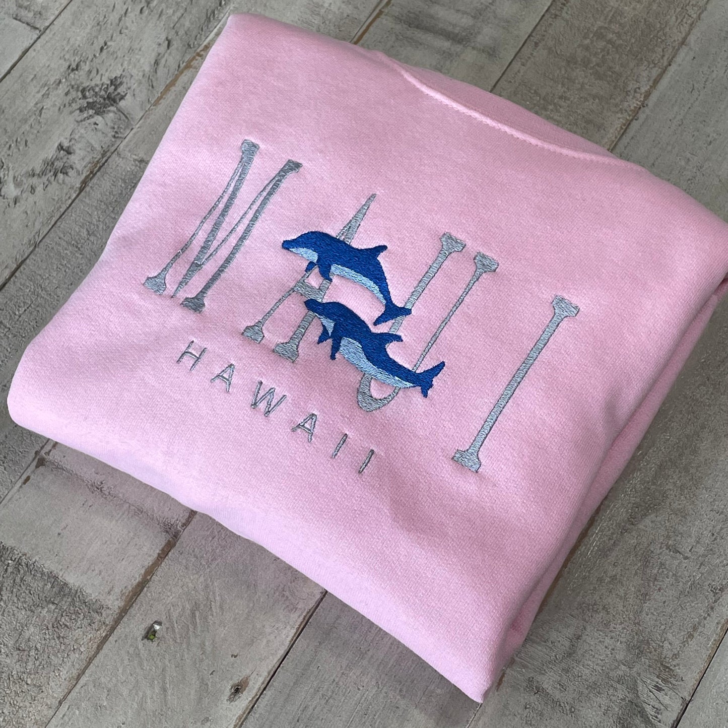 Maui Hawaii Embroidered Crewneck- Cute Vintage Sweatshirt - Trendy Crewneck