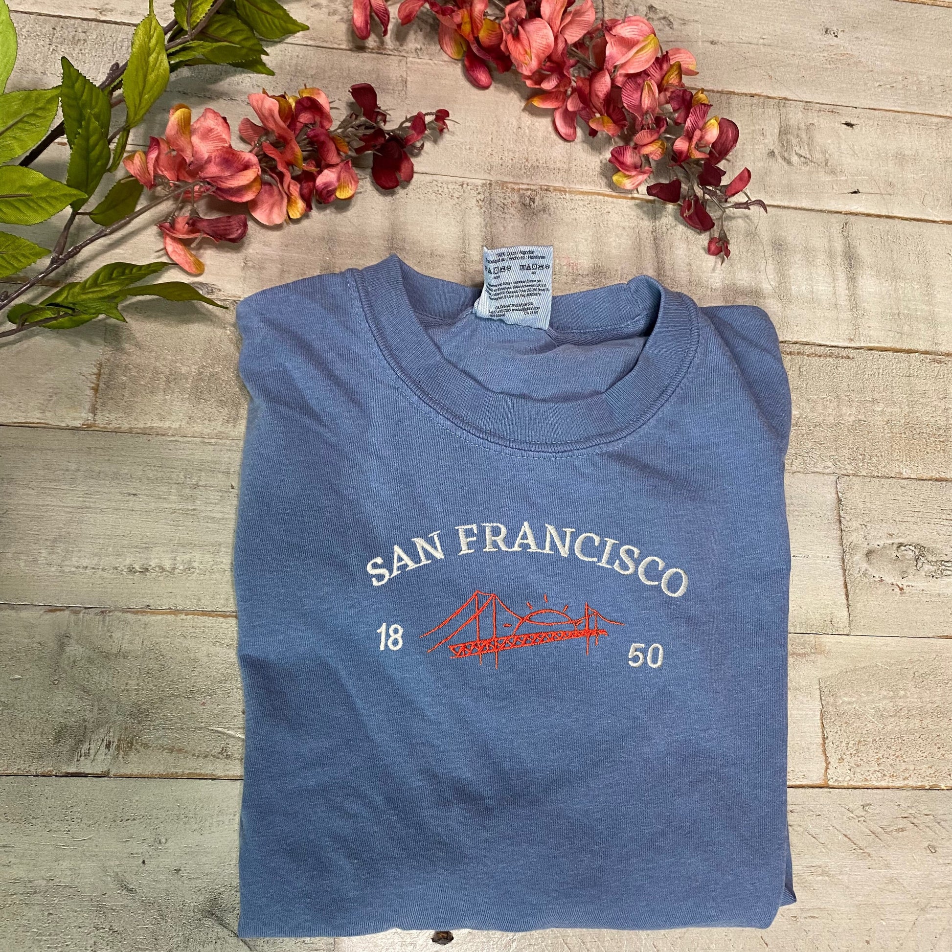 San Francisco Embroidered T-Shirt – Comfort Colors Unisex Tee, Golden Gate Bridge Design, California Gift, Soft Cotton, Relaxed Fit