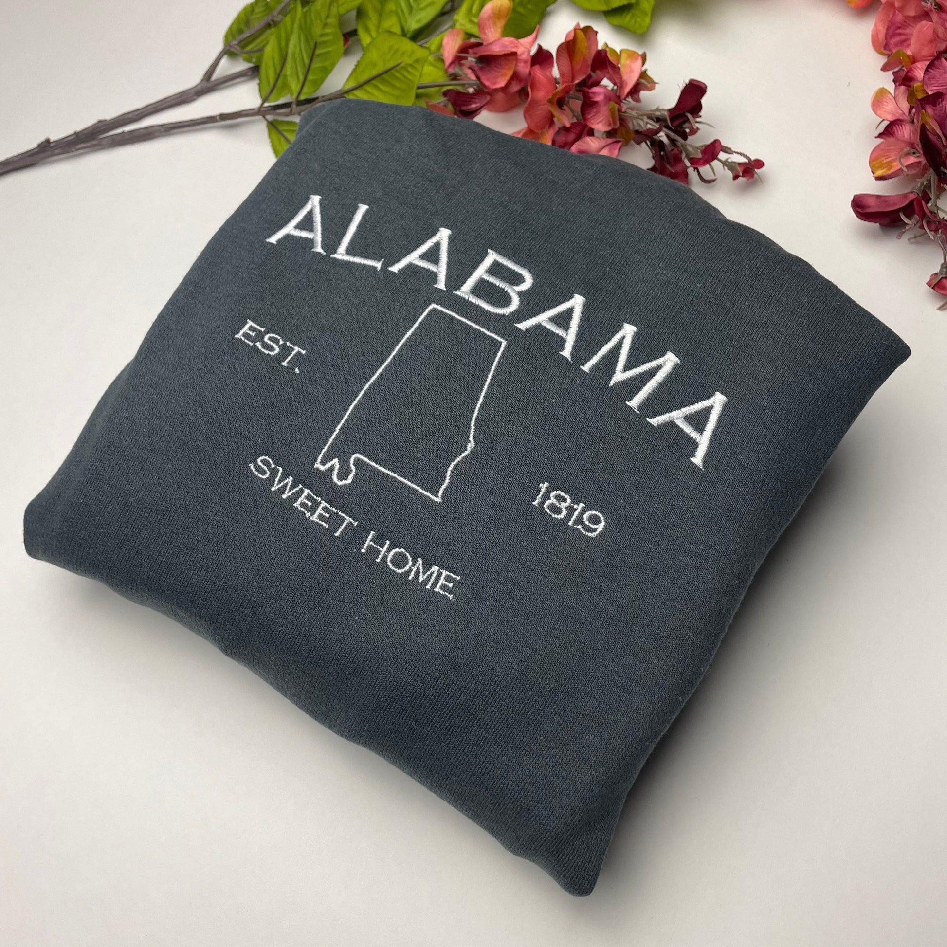 Alabama Embroidered Sweatshirt – Retro-Inspired Gildan 18000 Unisex Crewneck, State Pride Pullover, College Football Fan Gift, Custom Colors