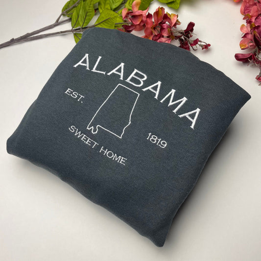 Alabama Embroidered Sweatshirt – Retro-Inspired Gildan 18000 Unisex Crewneck, State Pride Pullover, College Football Fan Gift, Custom Colors
