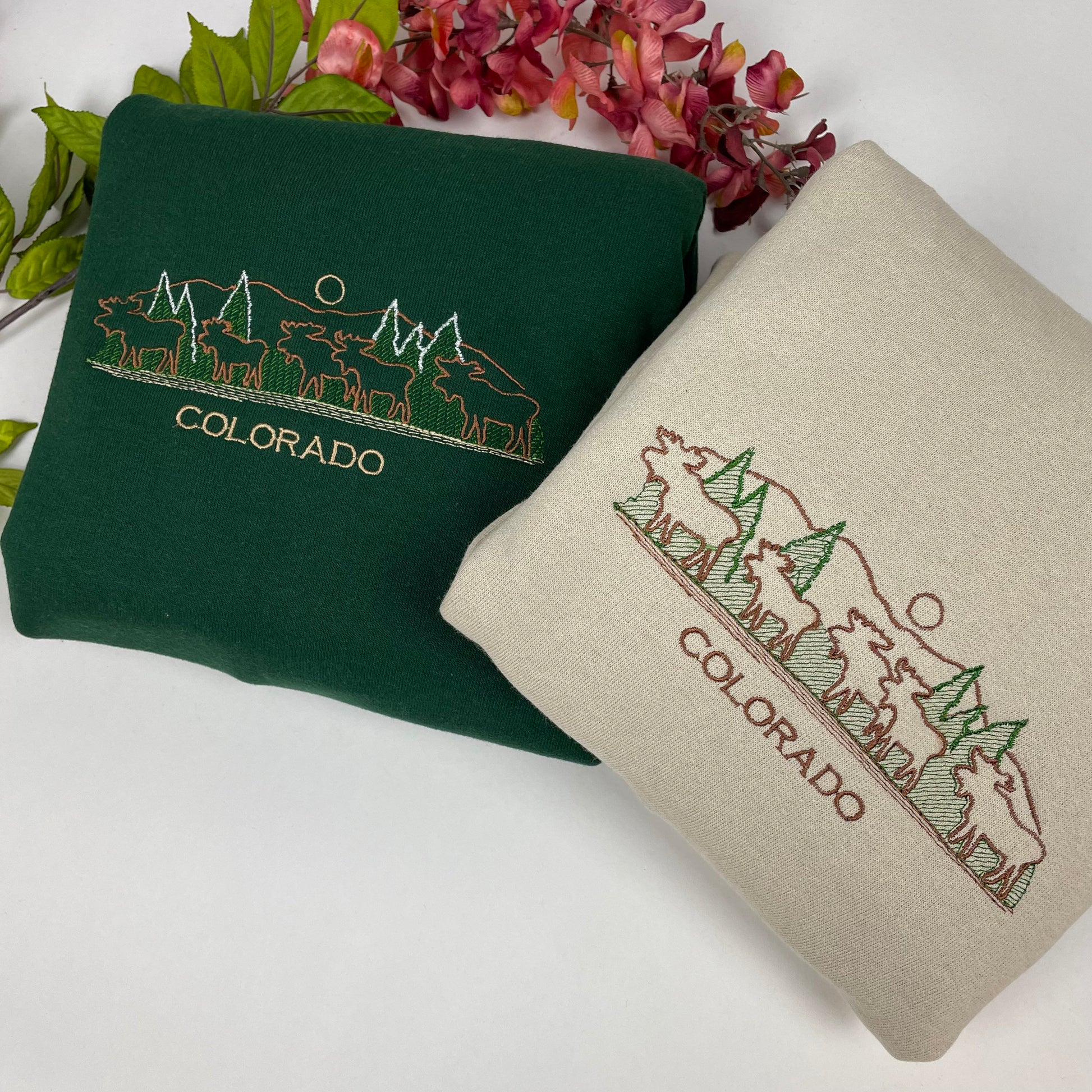 Colorado Embroidered Sweatshirt - Rocky Mountain T-shirt Colorado Moose Sweatshirt (Moose)