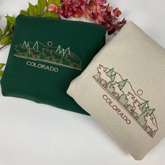 Colorado Embroidered Sweatshirt - Rocky Mountain T-shirt Colorado Moose Sweatshirt (Moose)