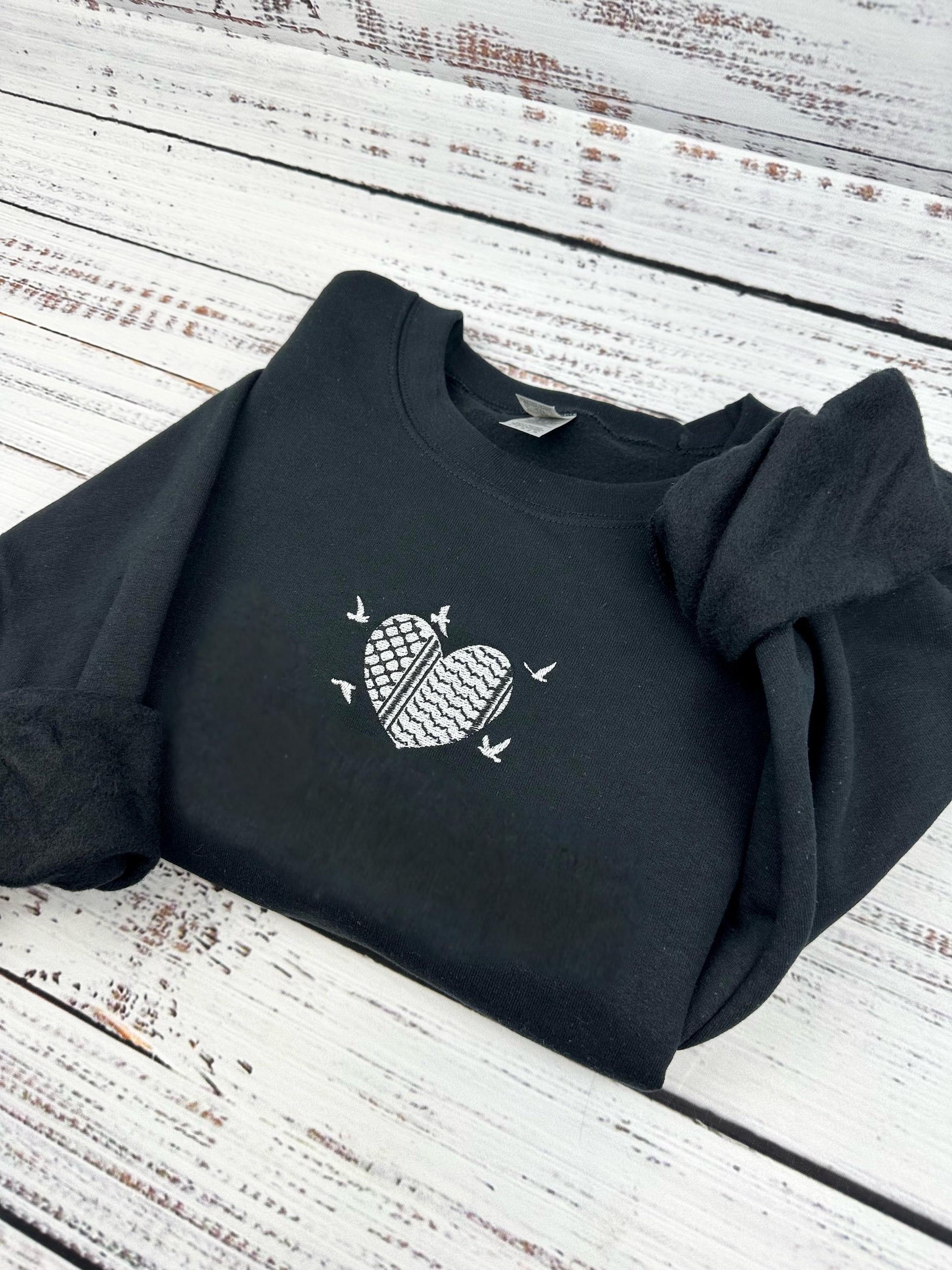 Embroidered Keffiyeh Sweatshirt/Hoodie - Palestine Heart Shirt