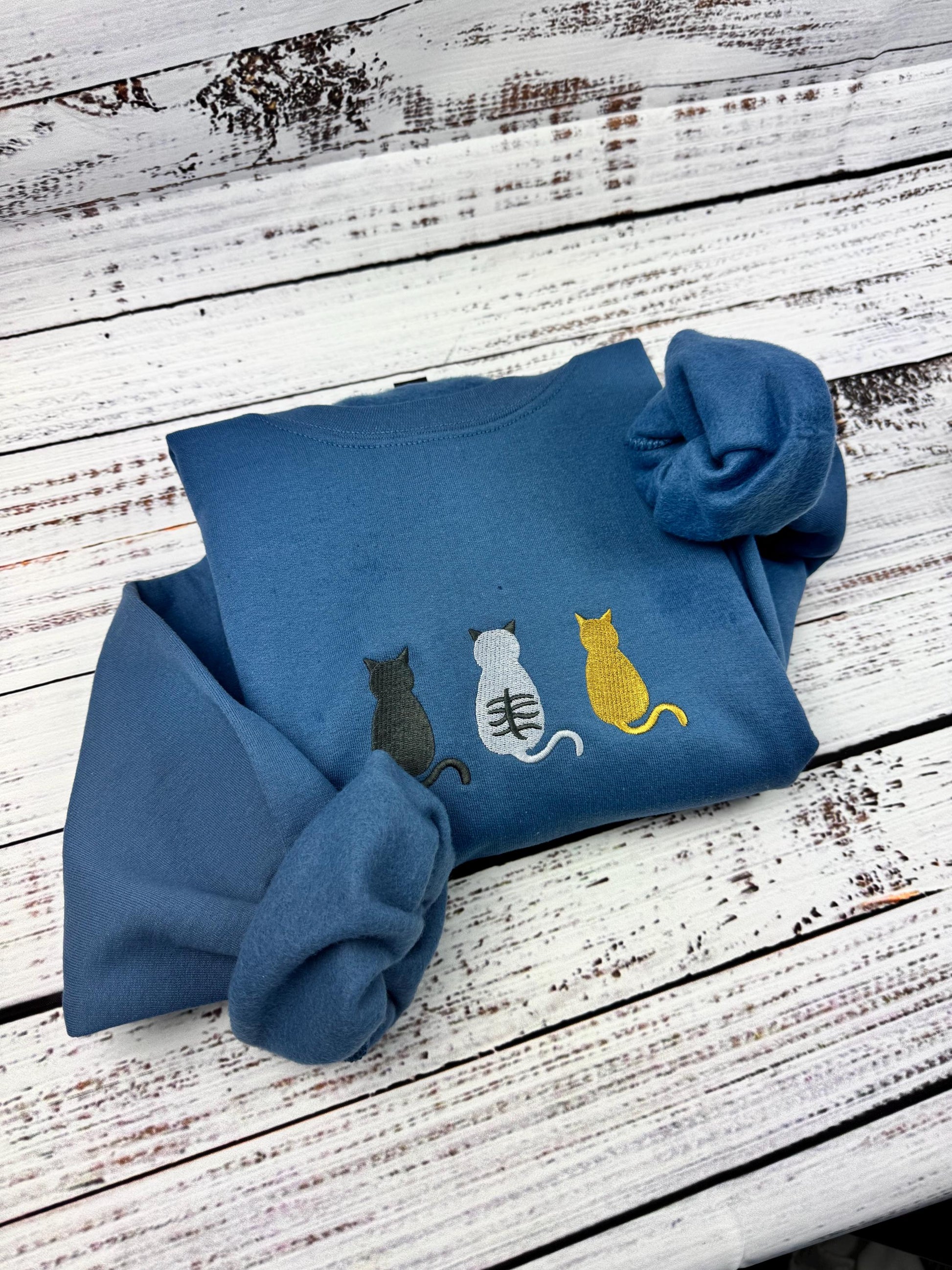 Custom Mini Cat Embroidered Sweatshirt , Custom thread Cat Colors, Cats Embroidered Sweatshirt and Hoodie