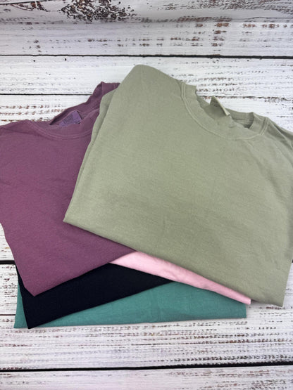 Comfort Colors I Put My Book Down to Be Here T-Shirt - Tee for Book Lovers - Bookish Shirt - Funny Reading Shirt - Gift for Readers
