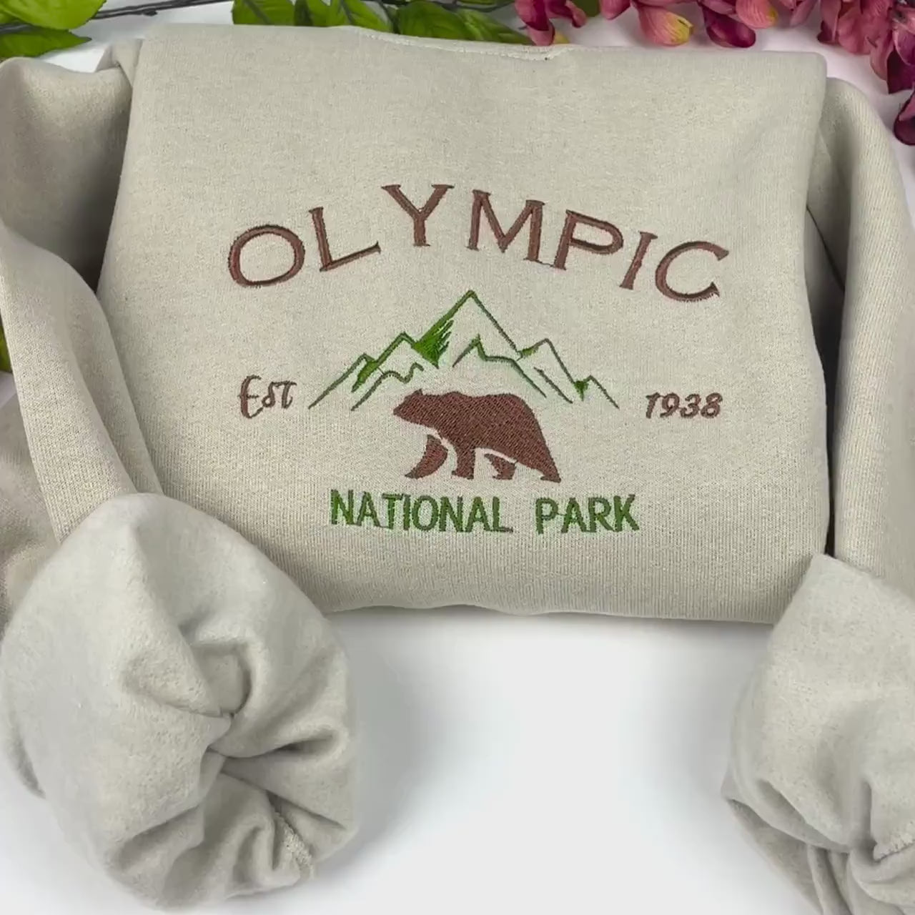 Olympic National Park Embroidered Crewneck-embroidered Crewneck-National Park Sweatshirt Olympic Washington (BEAR)